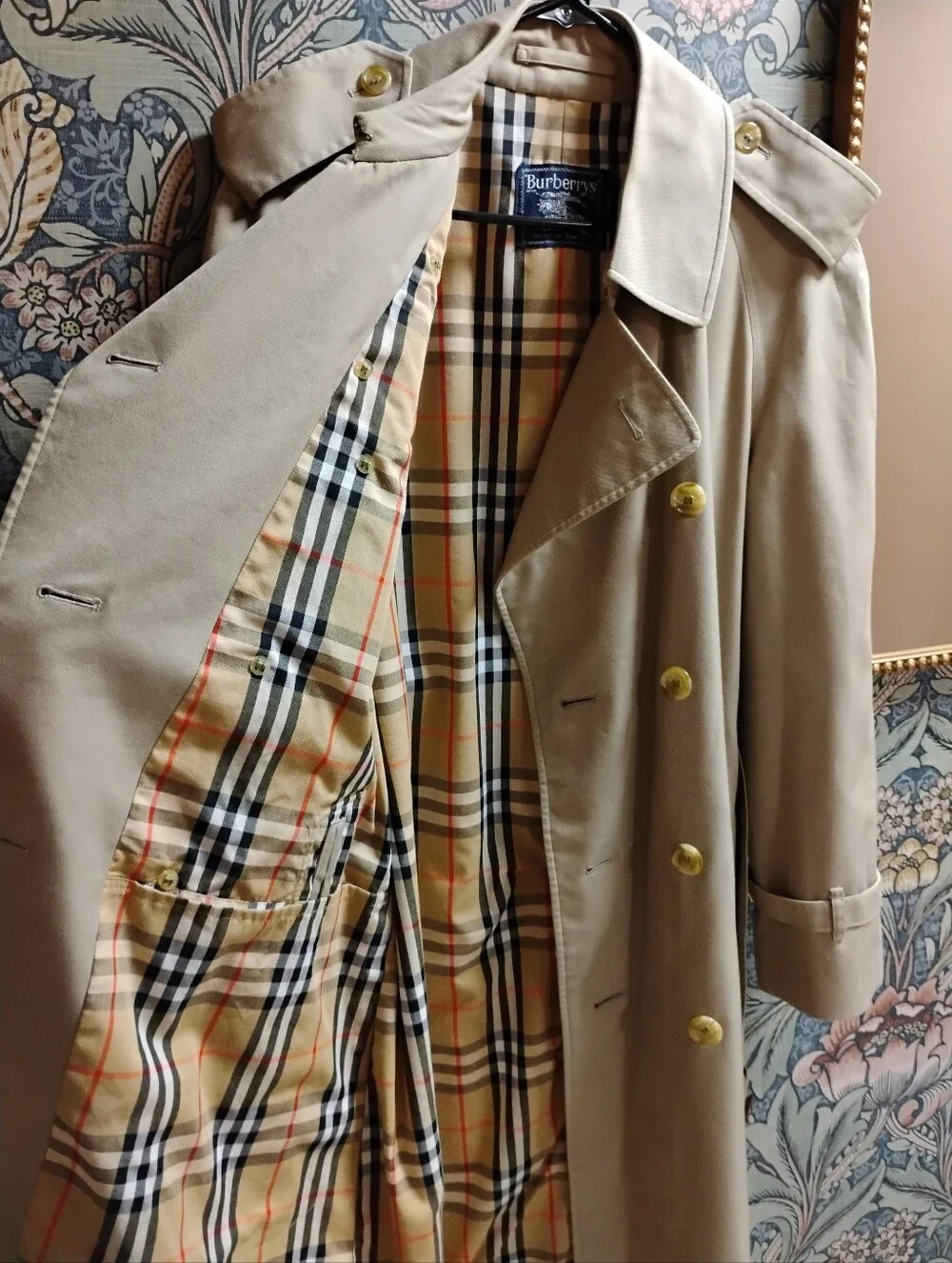 Vintage Burberry Trench Coat, With Nova Check Lining - Picture 3 of 12